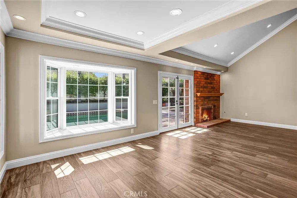 1027 Country Club Corona, CA 92878
