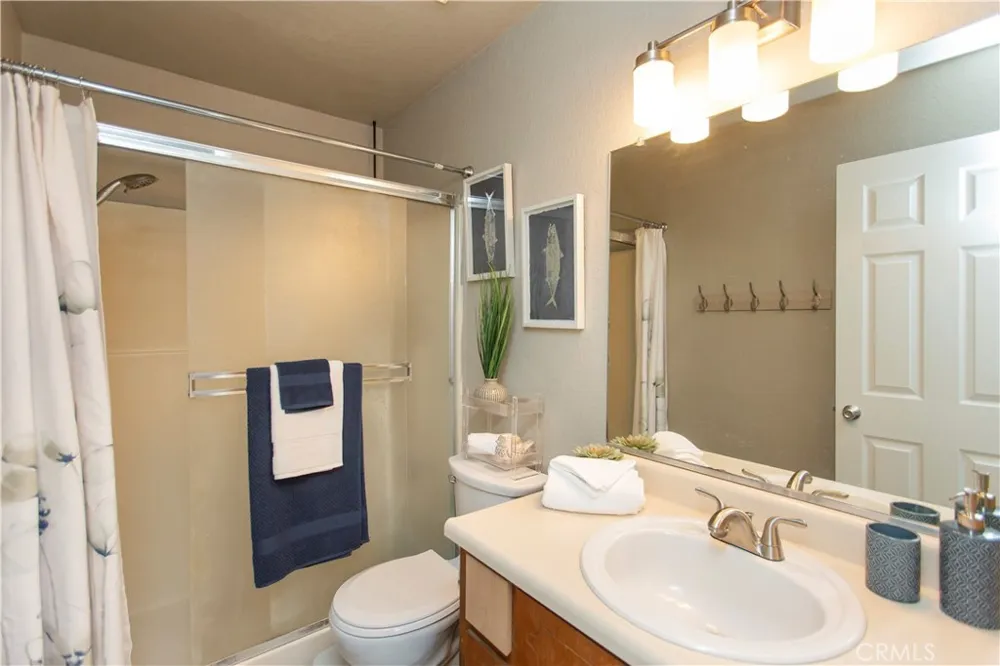 805 Perlette Modesto, CA 95356