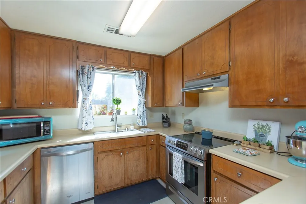805 Perlette Modesto, CA 95356