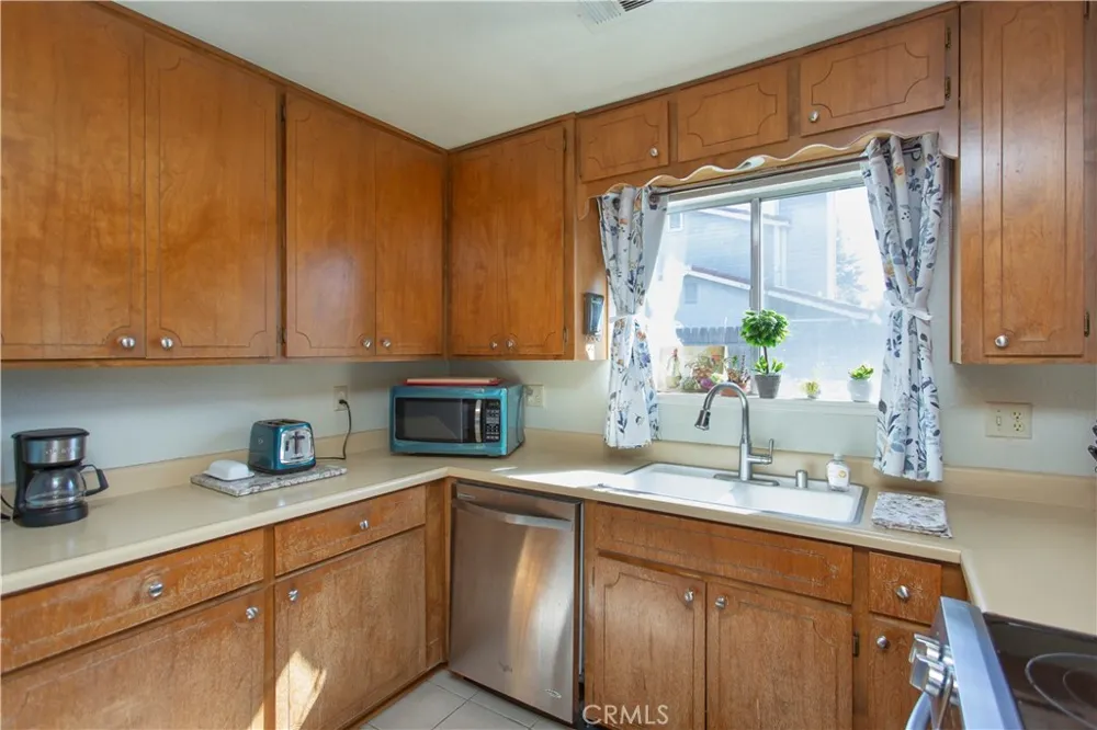 805 Perlette Modesto, CA 95356