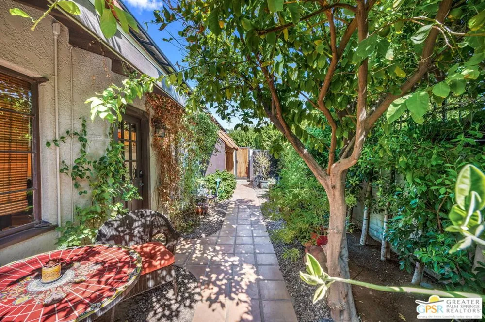 1471 E El Alameda Palm Springs, CA 92262