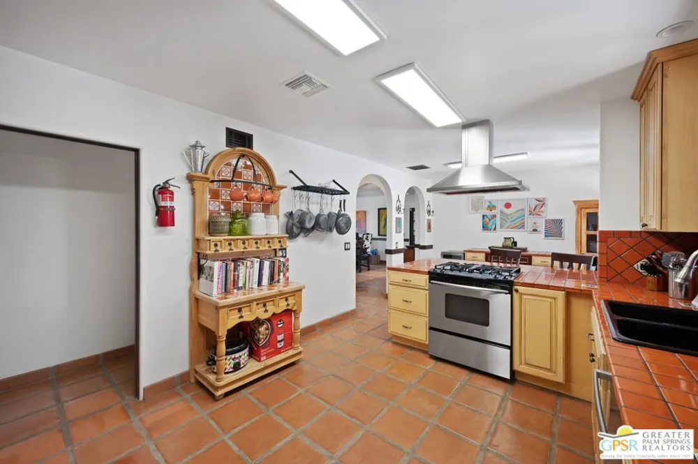 1471 E El Alameda Palm Springs, CA 92262