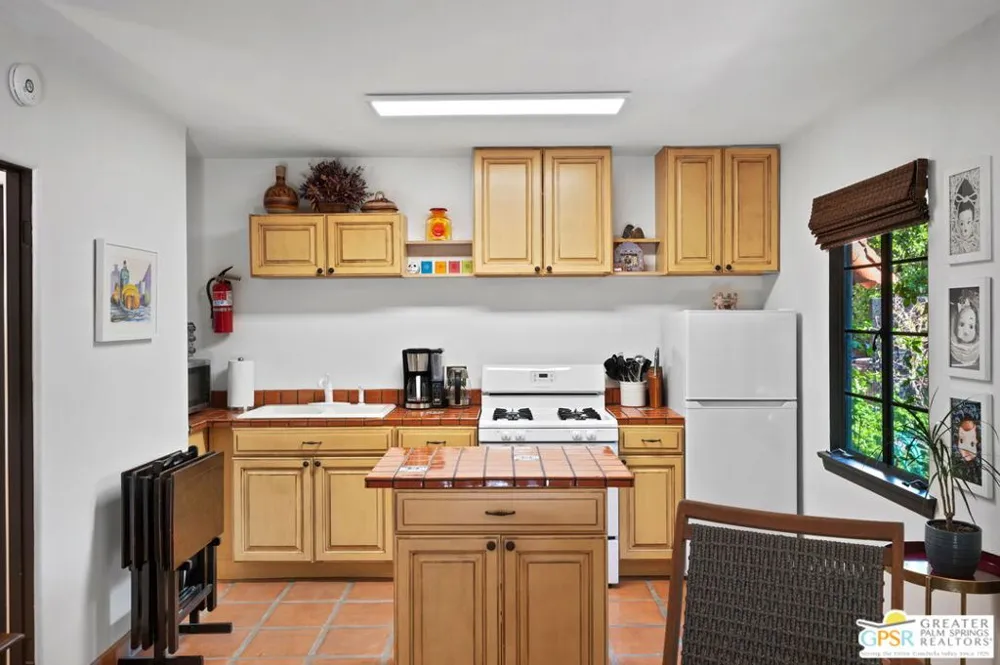 1471 E El Alameda Palm Springs, CA 92262