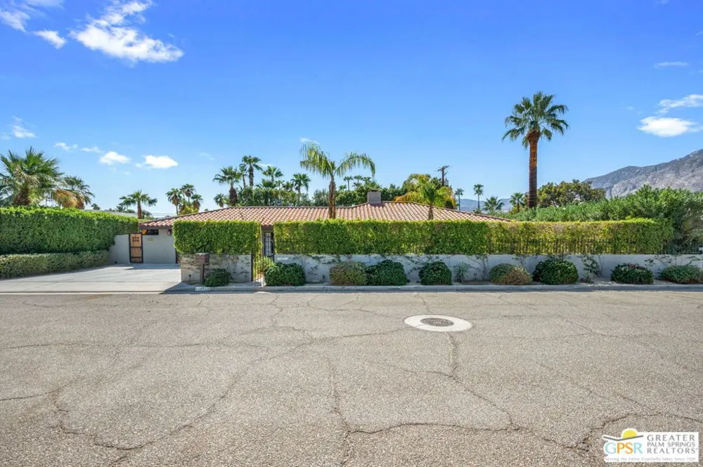 1471 E El Alameda Palm Springs, CA 92262