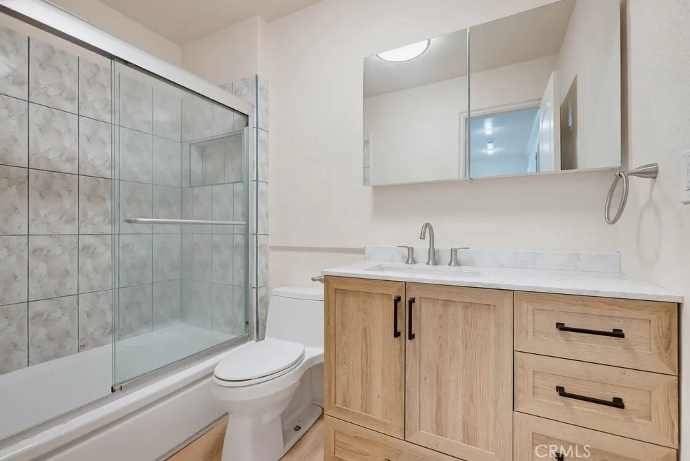 1010 Valencia Street #D Costa Mesa, CA 92626