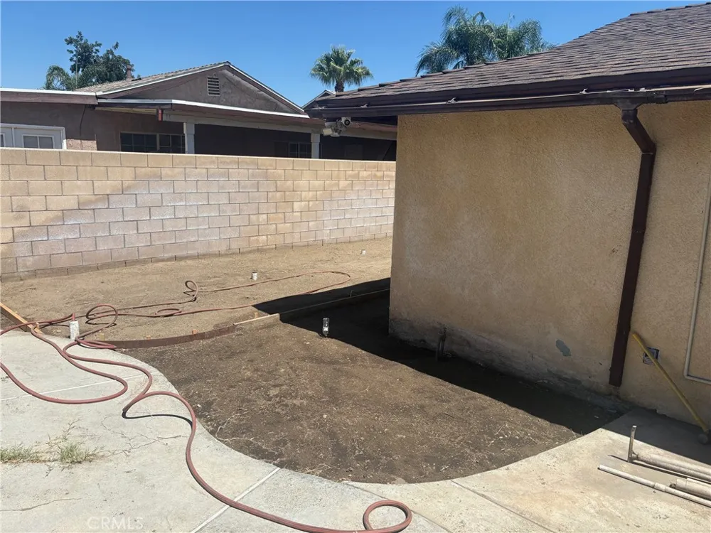 7936 Dumond Fontana, CA 92336
