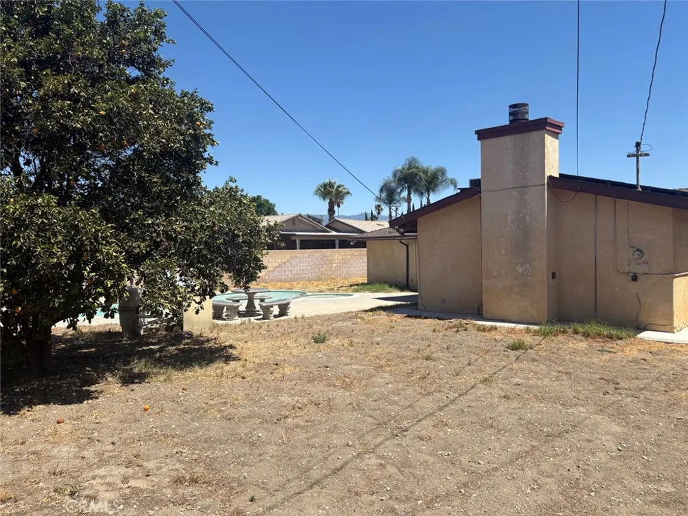 7936 Dumond Fontana, CA 92336