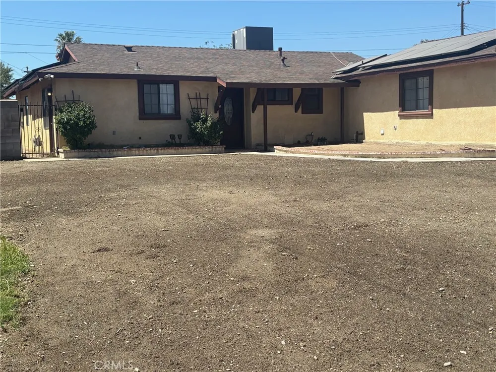 7936 Dumond Fontana, CA 92336