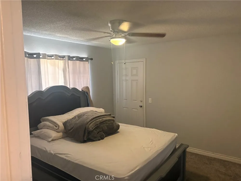 7936 Dumond Fontana, CA 92336