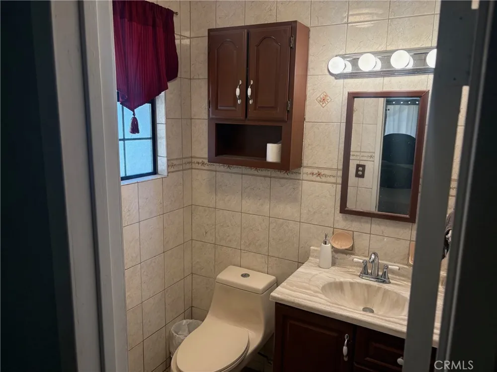 7936 Dumond Fontana, CA 92336