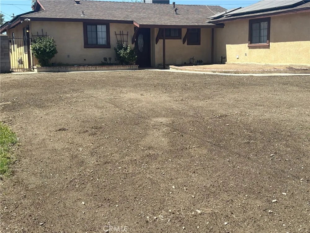 7936 Dumond Fontana, CA 92336