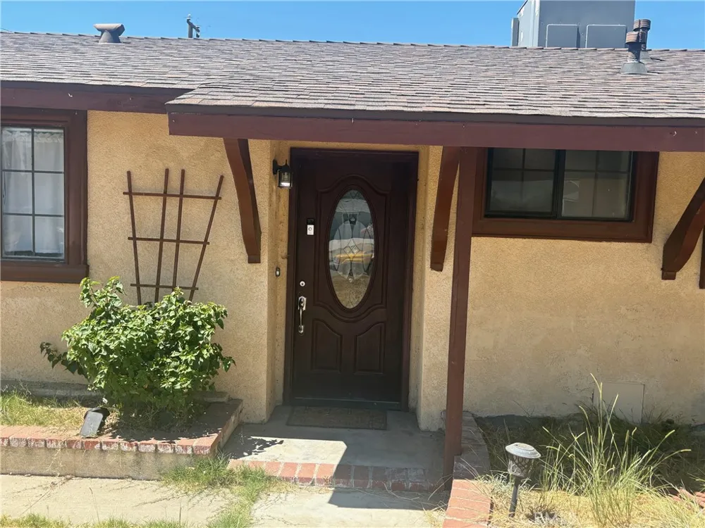 7936 Dumond Fontana, CA 92336