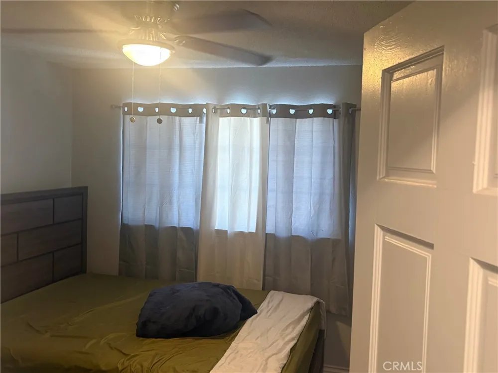 7936 Dumond Fontana, CA 92336