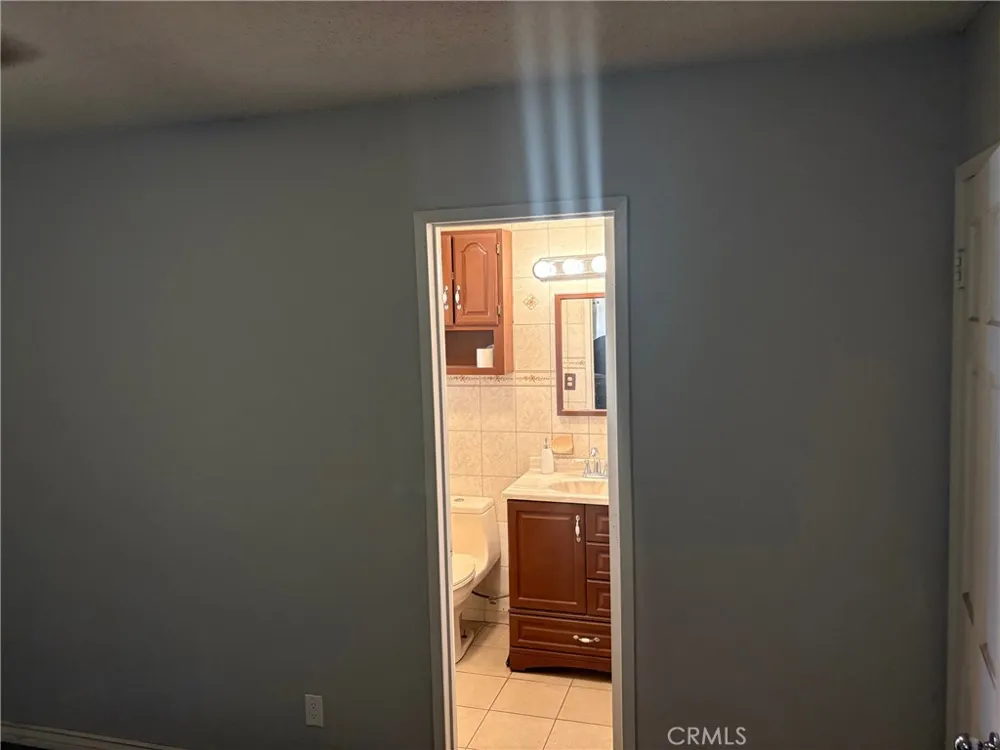 7936 Dumond Fontana, CA 92336