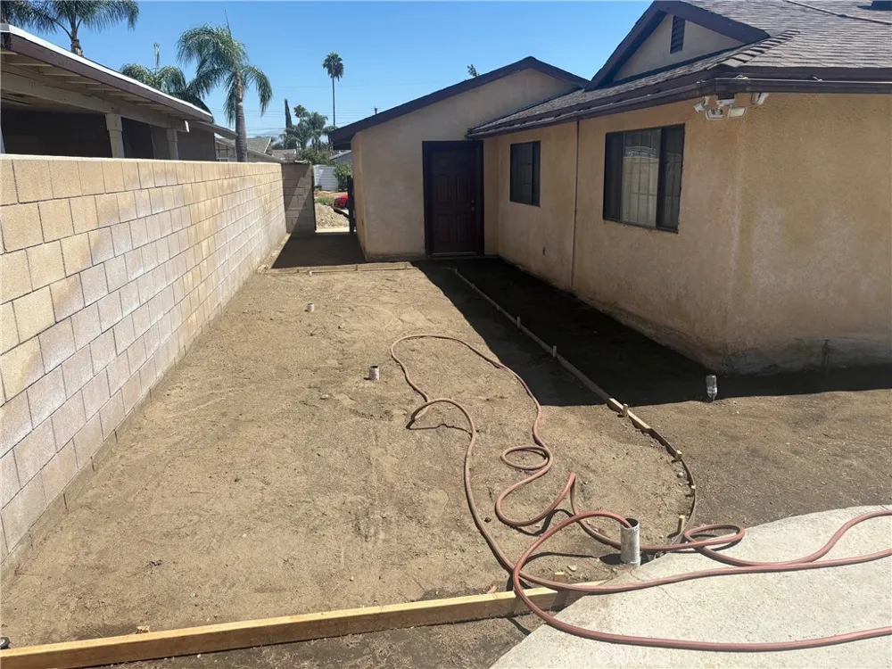 7936 Dumond Fontana, CA 92336