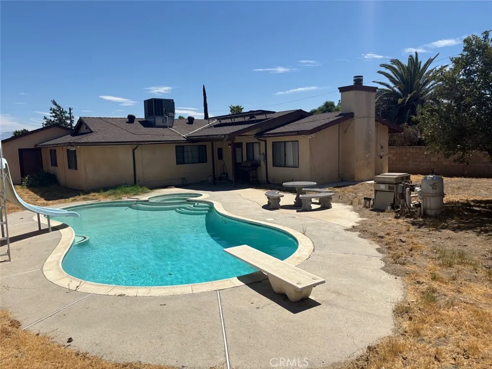 7936 Dumond Fontana, CA 92336