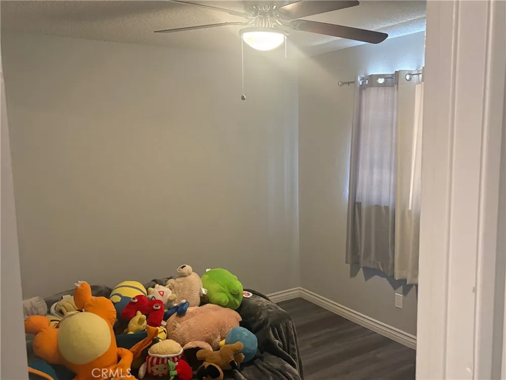 7936 Dumond Fontana, CA 92336