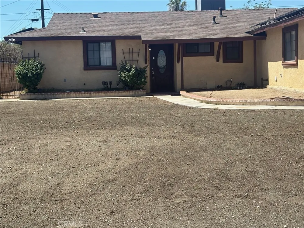 7936 Dumond Fontana, CA 92336