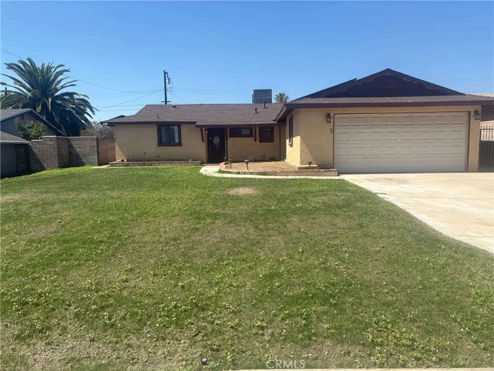 7936 Dumond Fontana, CA 92336