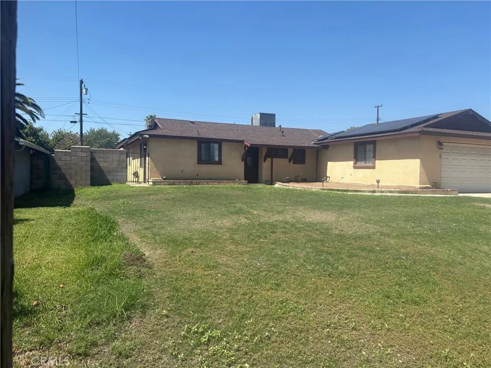 7936 Dumond Fontana, CA 92336