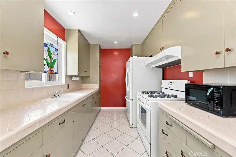 235 Mira Mar #7 Long Beach, CA 90803