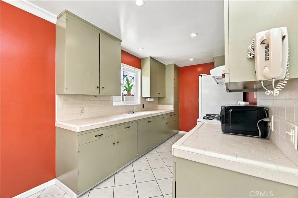 235 Mira Mar #7 Long Beach, CA 90803