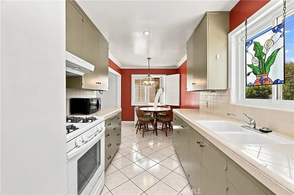 235 Mira Mar #7 Long Beach, CA 90803