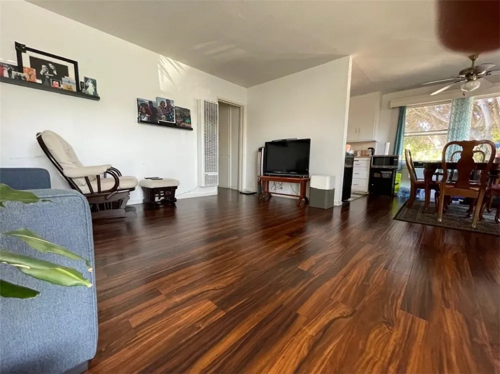 1035 E Appleton Street #2 Long Beach, CA 90802