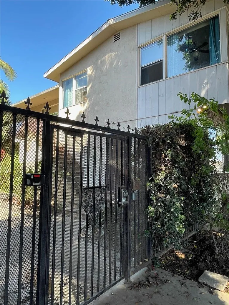 1035 E Appleton Street #2 Long Beach, CA 90802