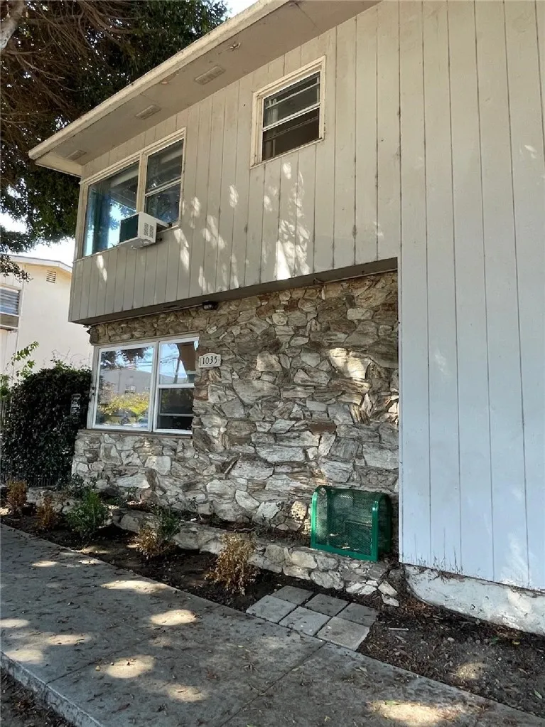 1035 E Appleton Street #2 Long Beach, CA 90802