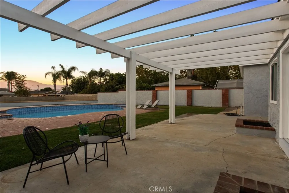 221 Sunkist West Covina, CA 91790