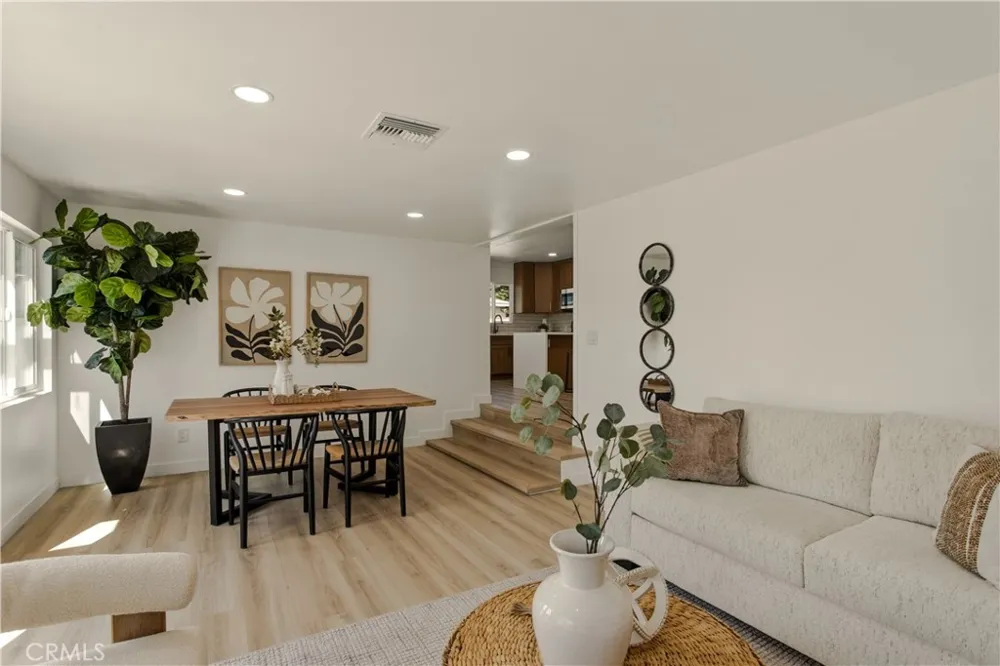 221 Sunkist West Covina, CA 91790
