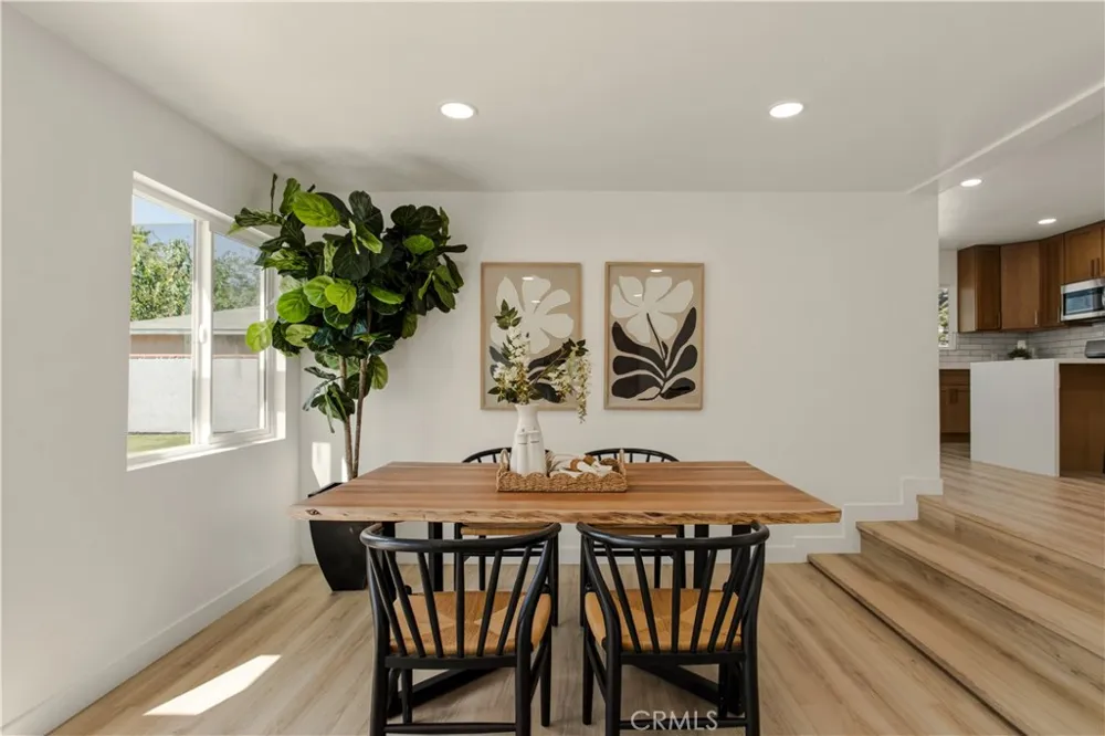 221 Sunkist West Covina, CA 91790
