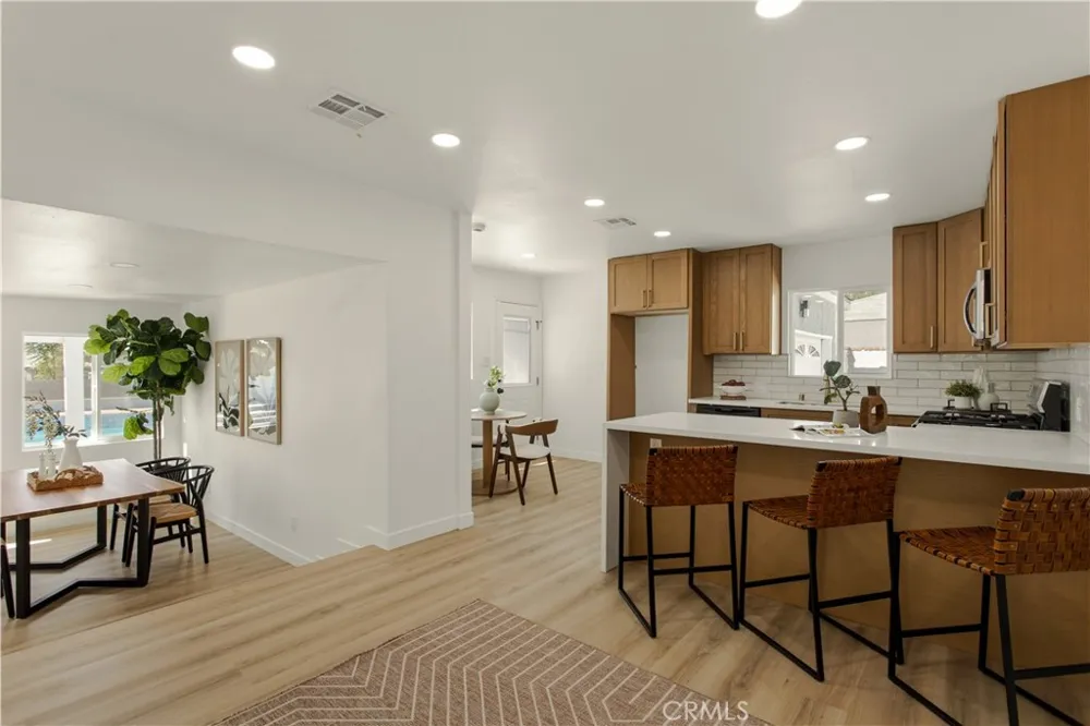 221 Sunkist West Covina, CA 91790