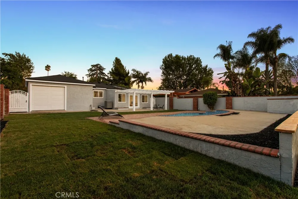 221 Sunkist West Covina, CA 91790