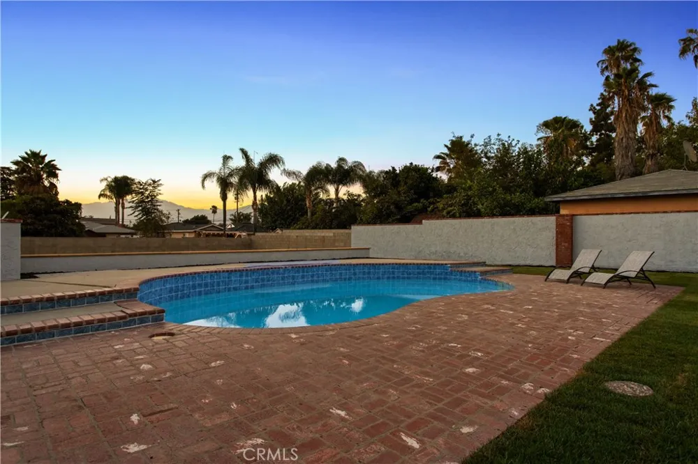221 Sunkist West Covina, CA 91790