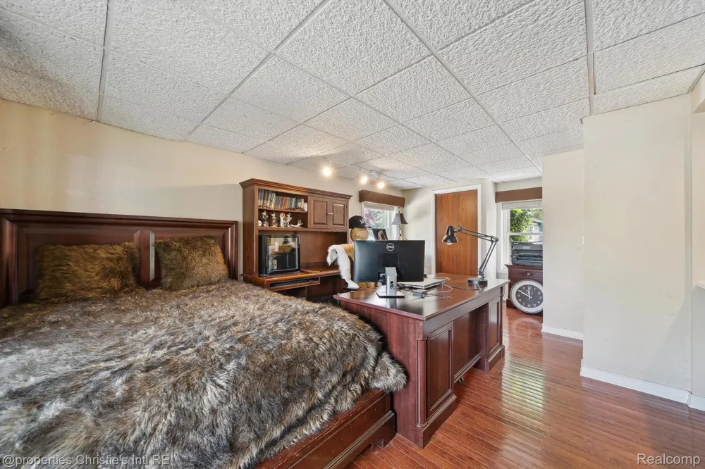 511 S GULLEY ROAD Dearborn City, MI 48124