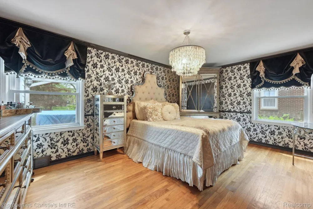 511 S GULLEY ROAD Dearborn City, MI 48124