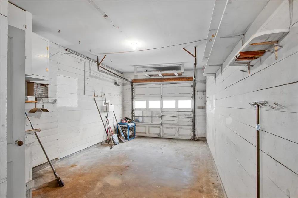1506 14th Avenue Texas City, TX 77590