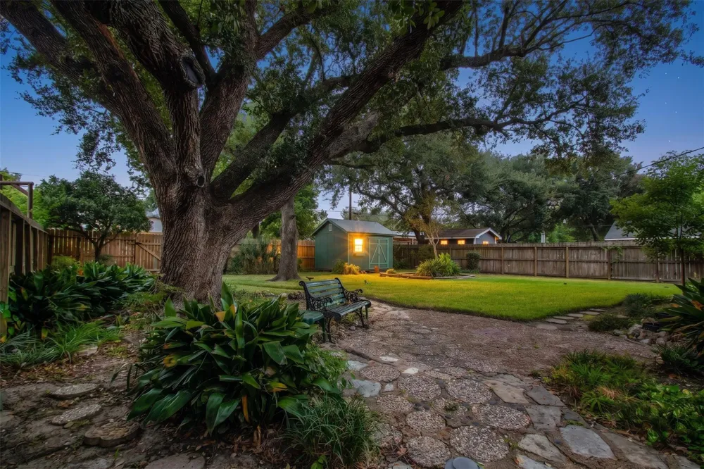 1506 14th Avenue Texas City, TX 77590