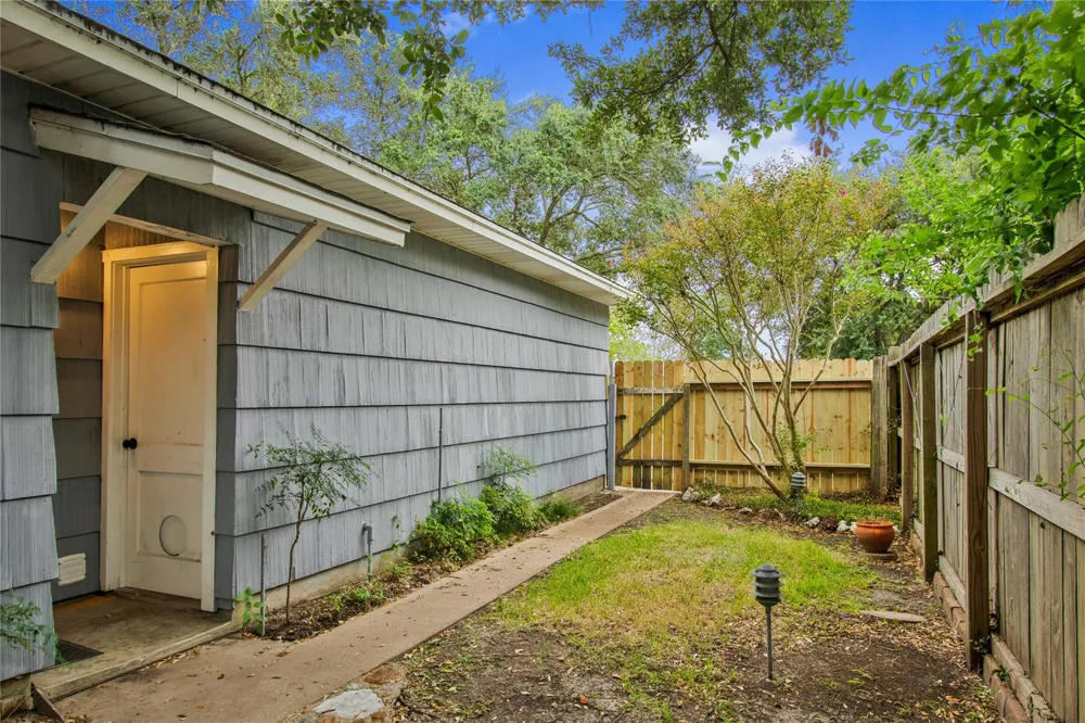 1506 14th Avenue Texas City, TX 77590