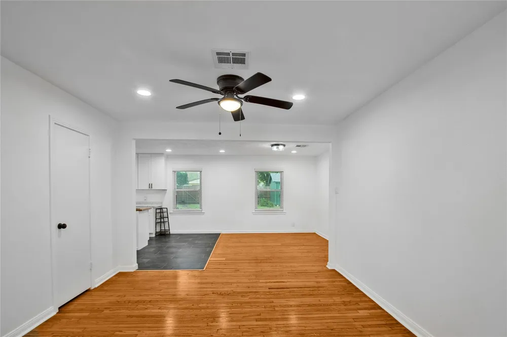 1506 14th Avenue Texas City, TX 77590