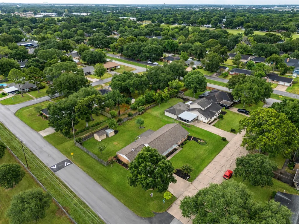 1805 Allen Street Rosenberg, TX 77471