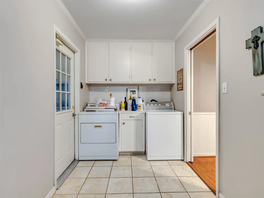 1805 Allen Street Rosenberg, TX 77471