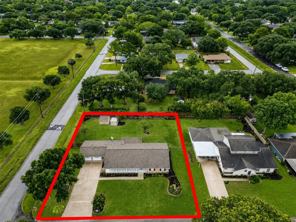 1805 Allen Street Rosenberg, TX 77471