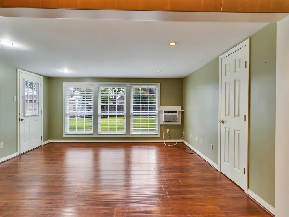 1805 Allen Street Rosenberg, TX 77471