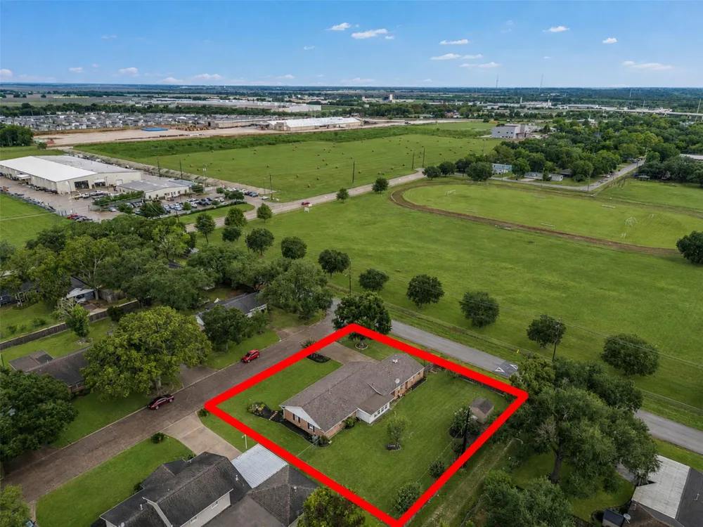 1805 Allen Street Rosenberg, TX 77471