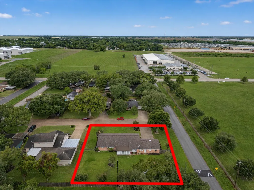1805 Allen Street Rosenberg, TX 77471