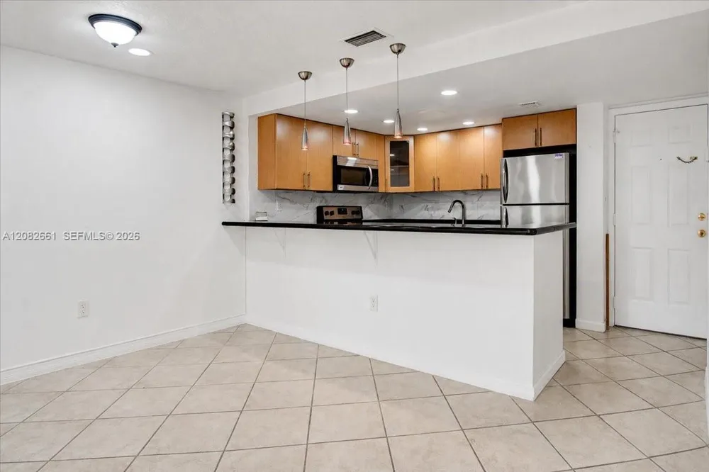 1975 Normandy Dr #303 Miami Beach, FL 33141