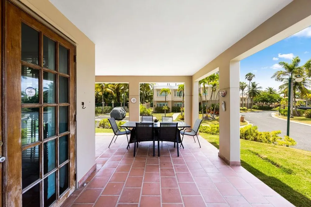 E LAKESIDE VILLAS #1 Vega Alta, PR 00692